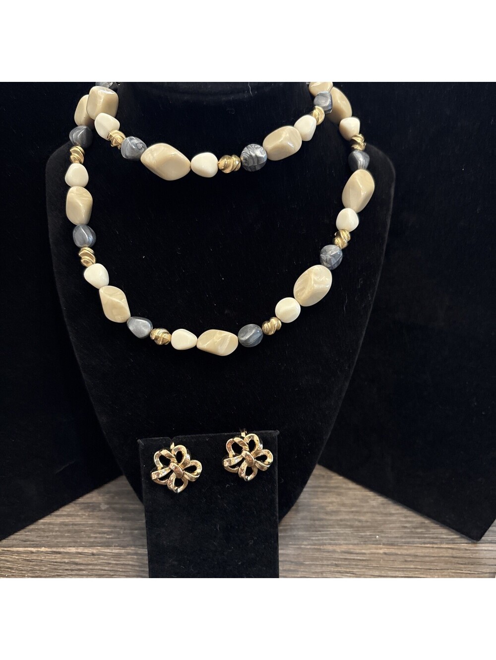 Beautiful Crown Trifari Beaded Necklace 28” With Gold Trifari Bow Clip Earrings